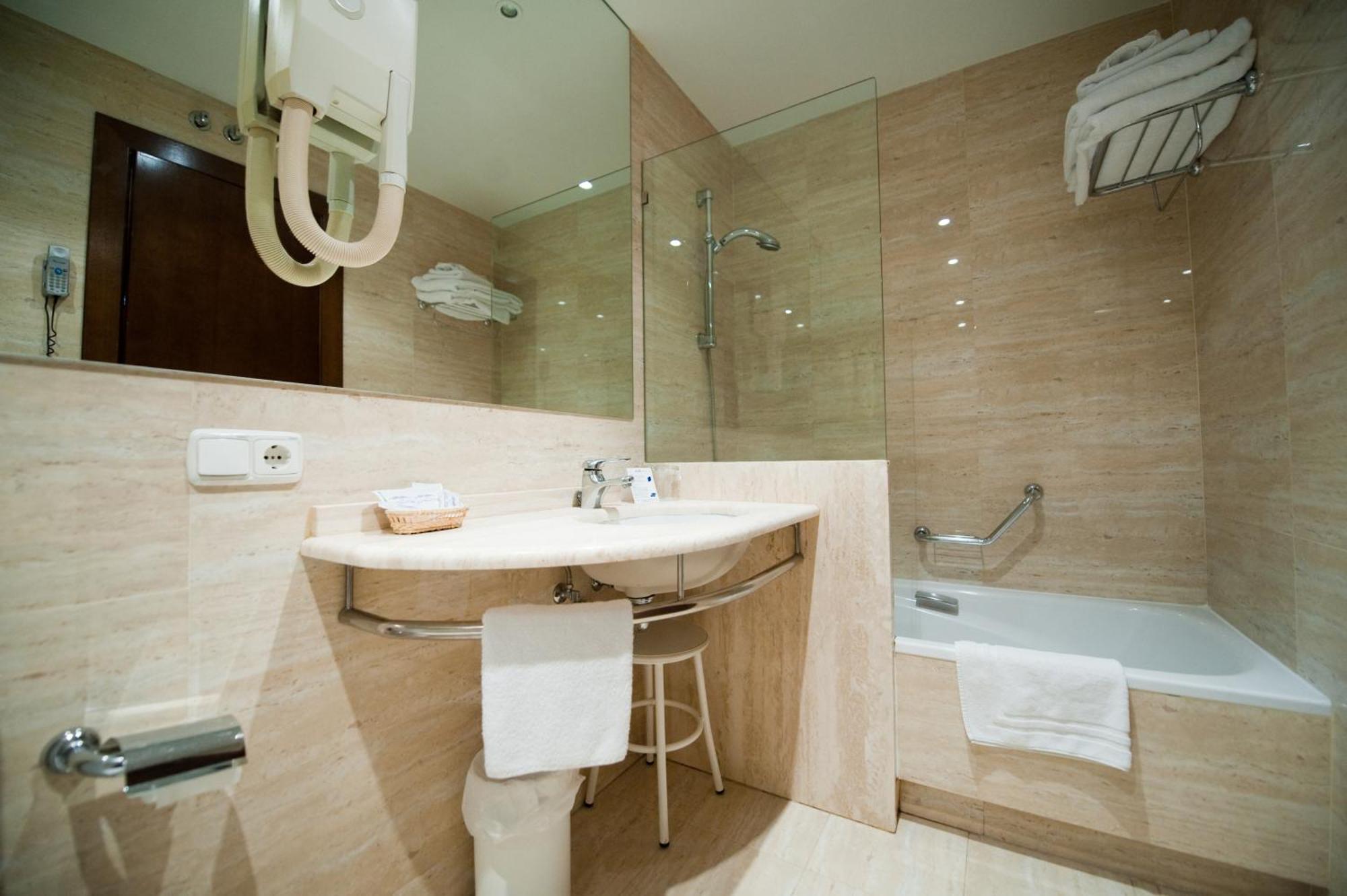 Hotel Cordon Burgo Екстериор снимка