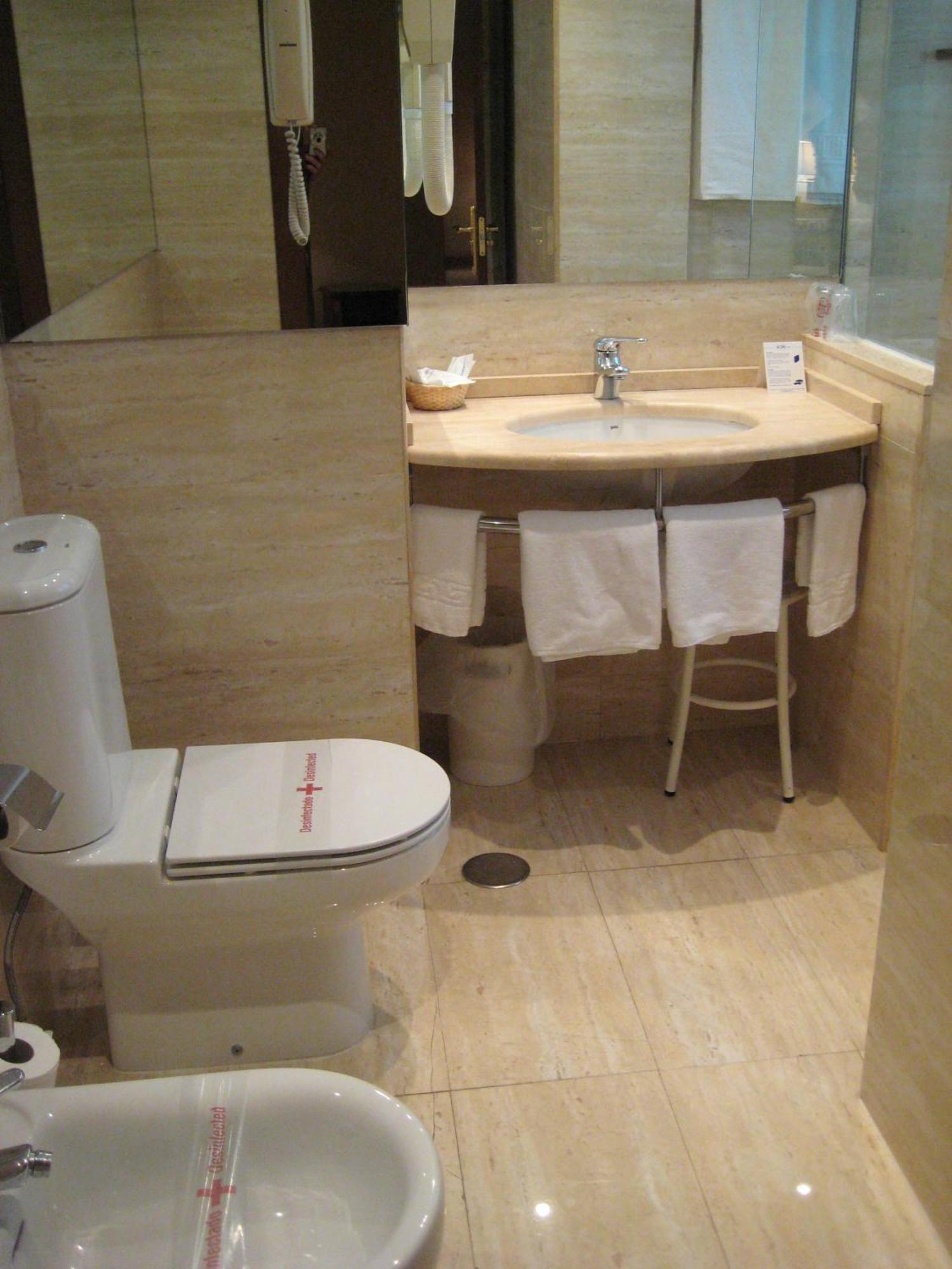 Hotel Cordon Burgo Екстериор снимка